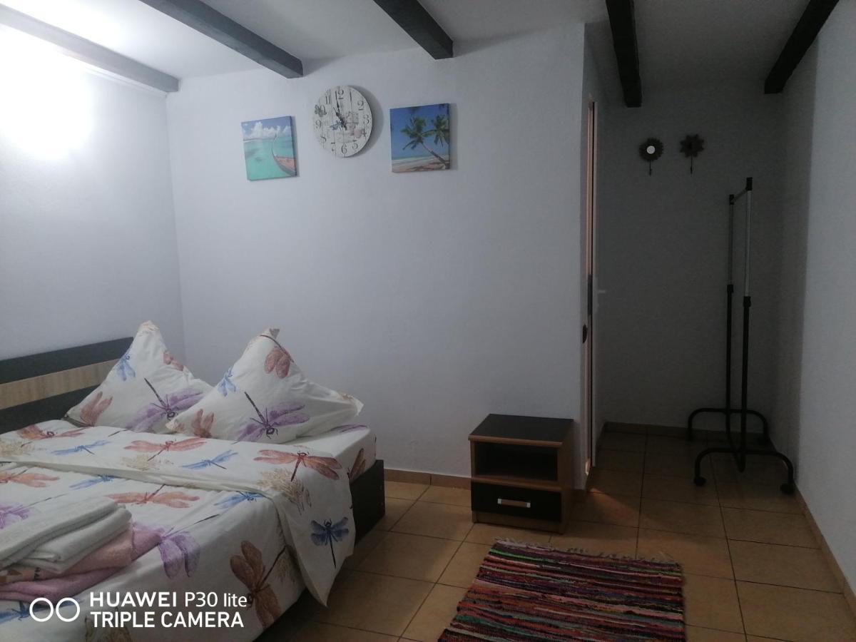Casa Stefy Vama Veche วามาเวเก ภายนอก รูปภาพ